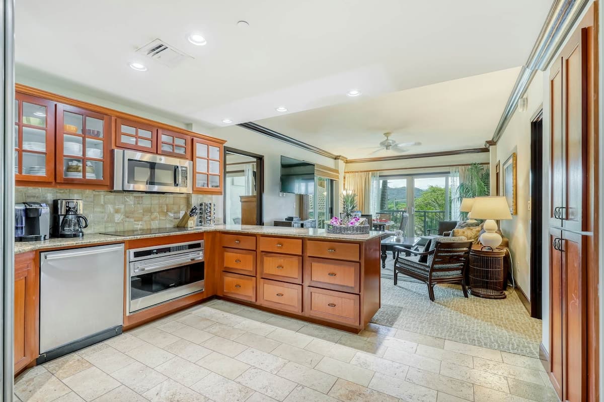 Condo in Kapaa · ★4.67 · 2 bedrooms · 3 beds · 3 private baths - Photo 5