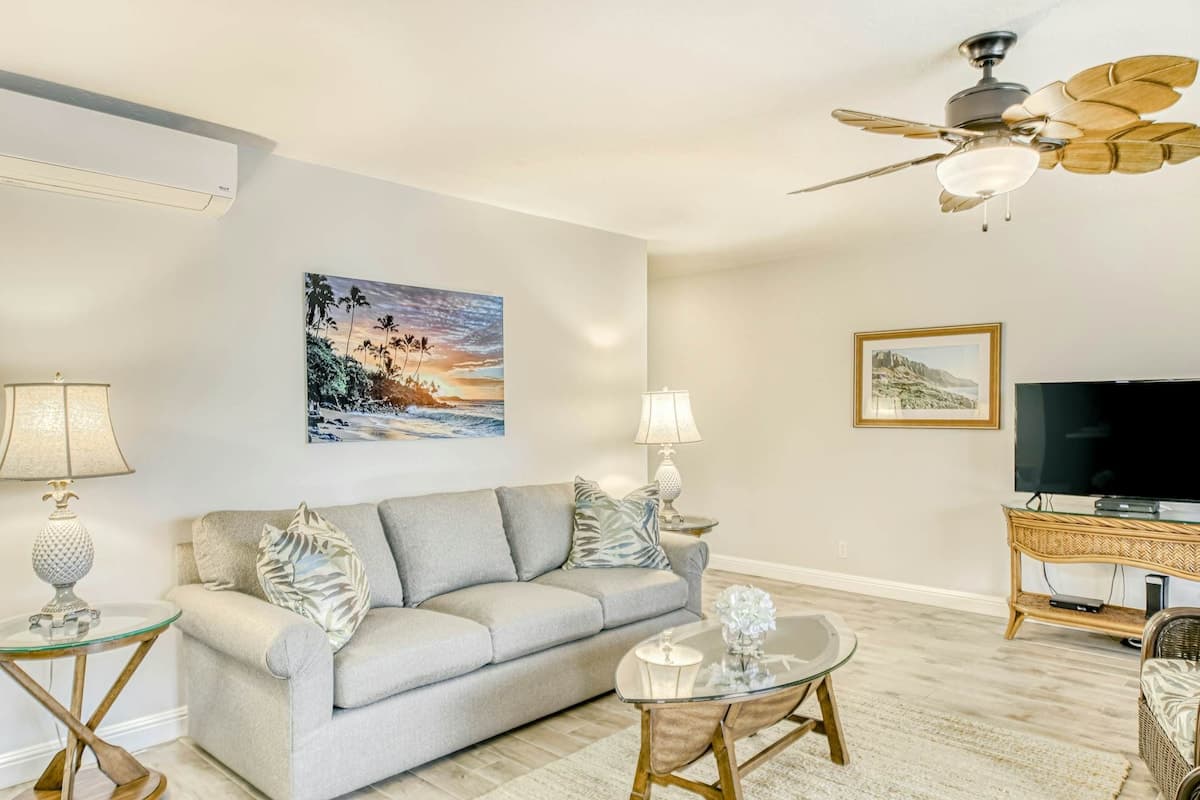 Condo in Lihue · ★4.85 · 2 bedrooms · 4 beds · 2 private baths - Photo 4