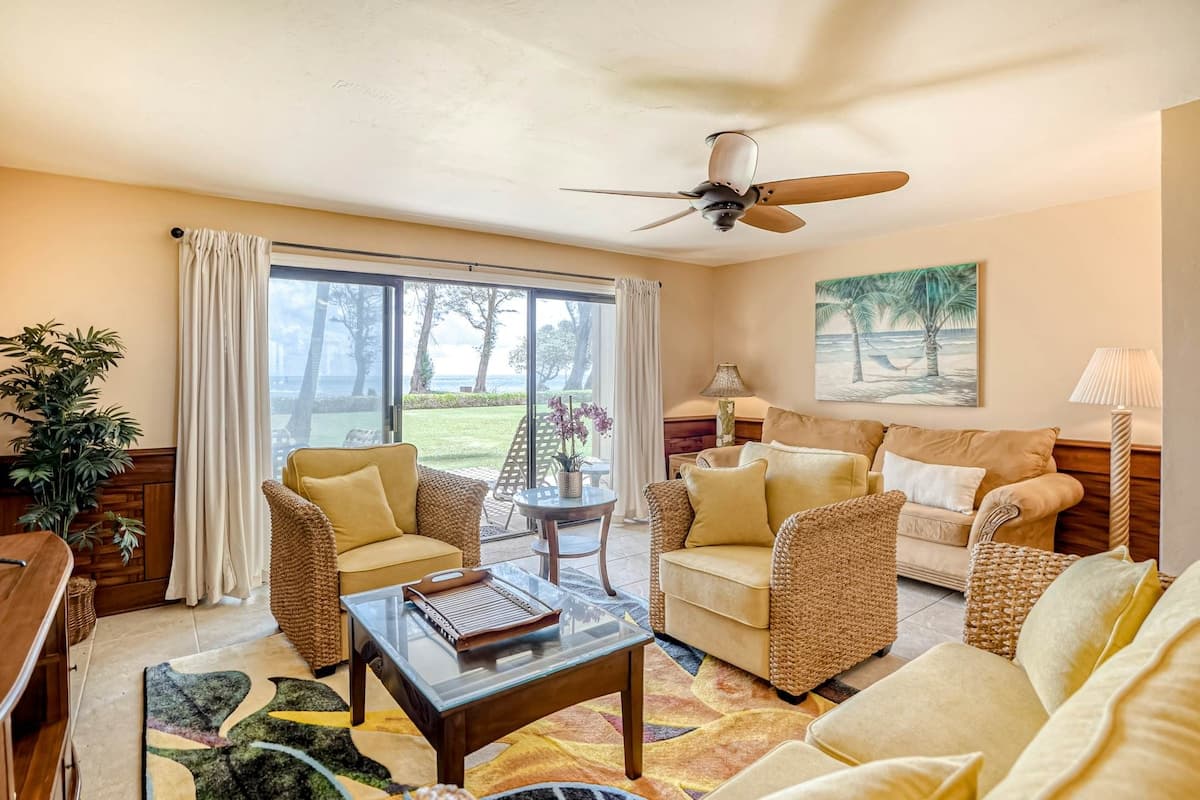 Condo in Kapaa · ★4.73 · 2 bedrooms · 3 beds · 2 private baths - Photo 2