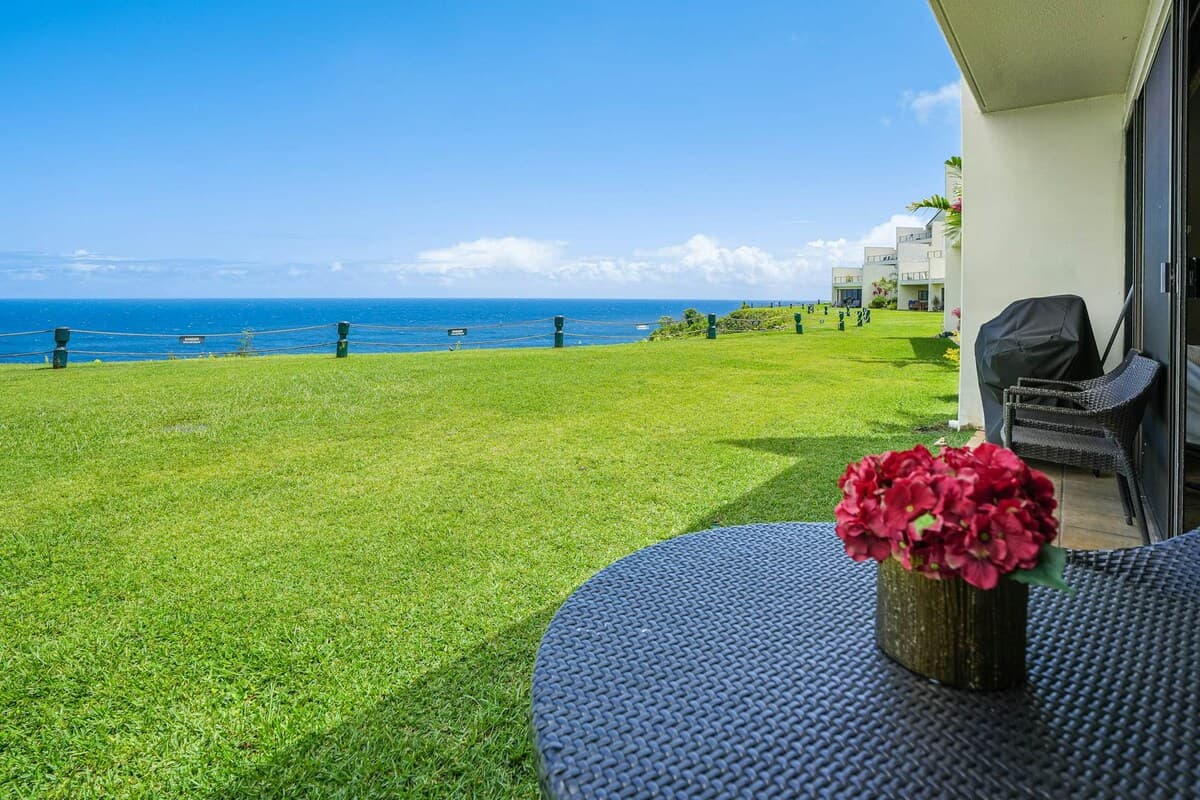 Condo in Princeville · ★4.92 · 2 bedrooms · 2 beds · 2 private baths - Photo 3