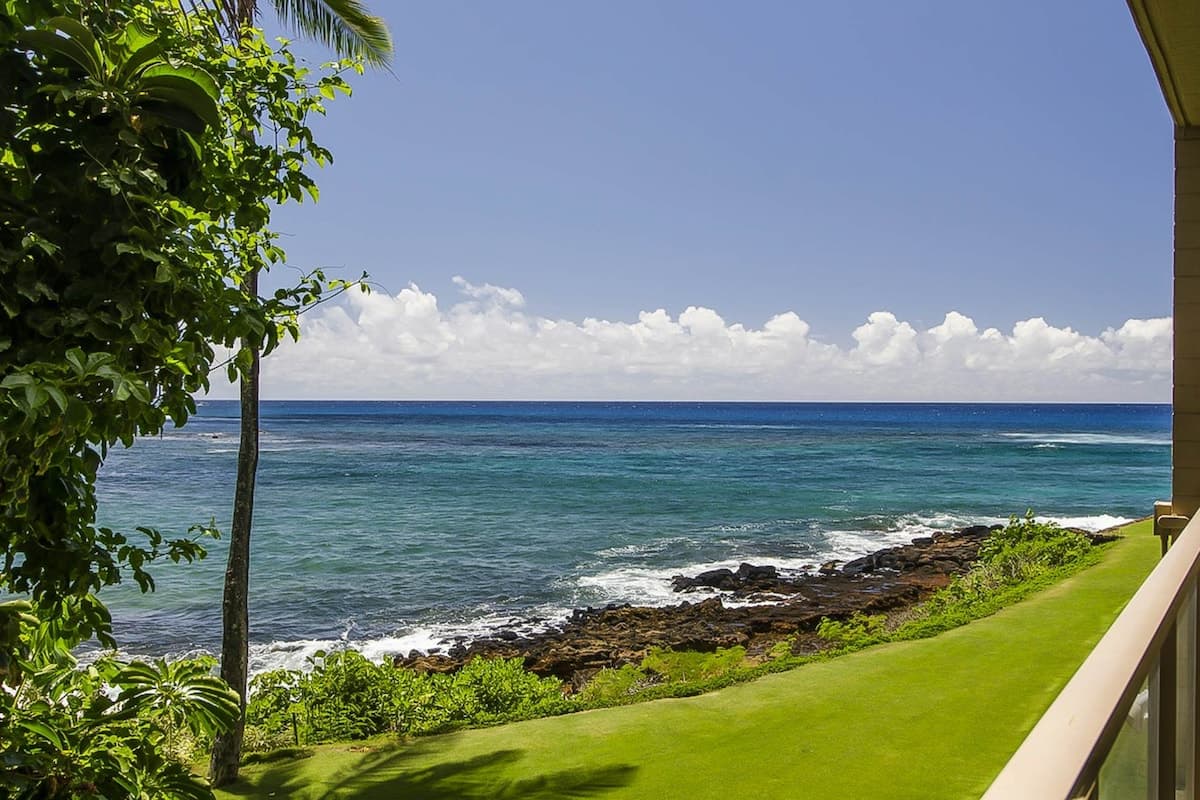 Corner Condo 1BR Oceanfront | Balcony - Photo 1