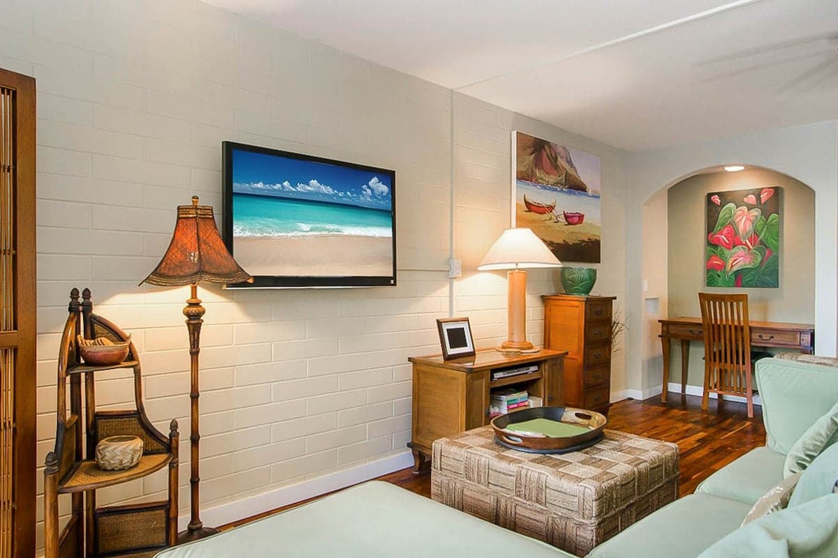 Corner Condo 1BR Oceanfront | Balcony - Photo 5