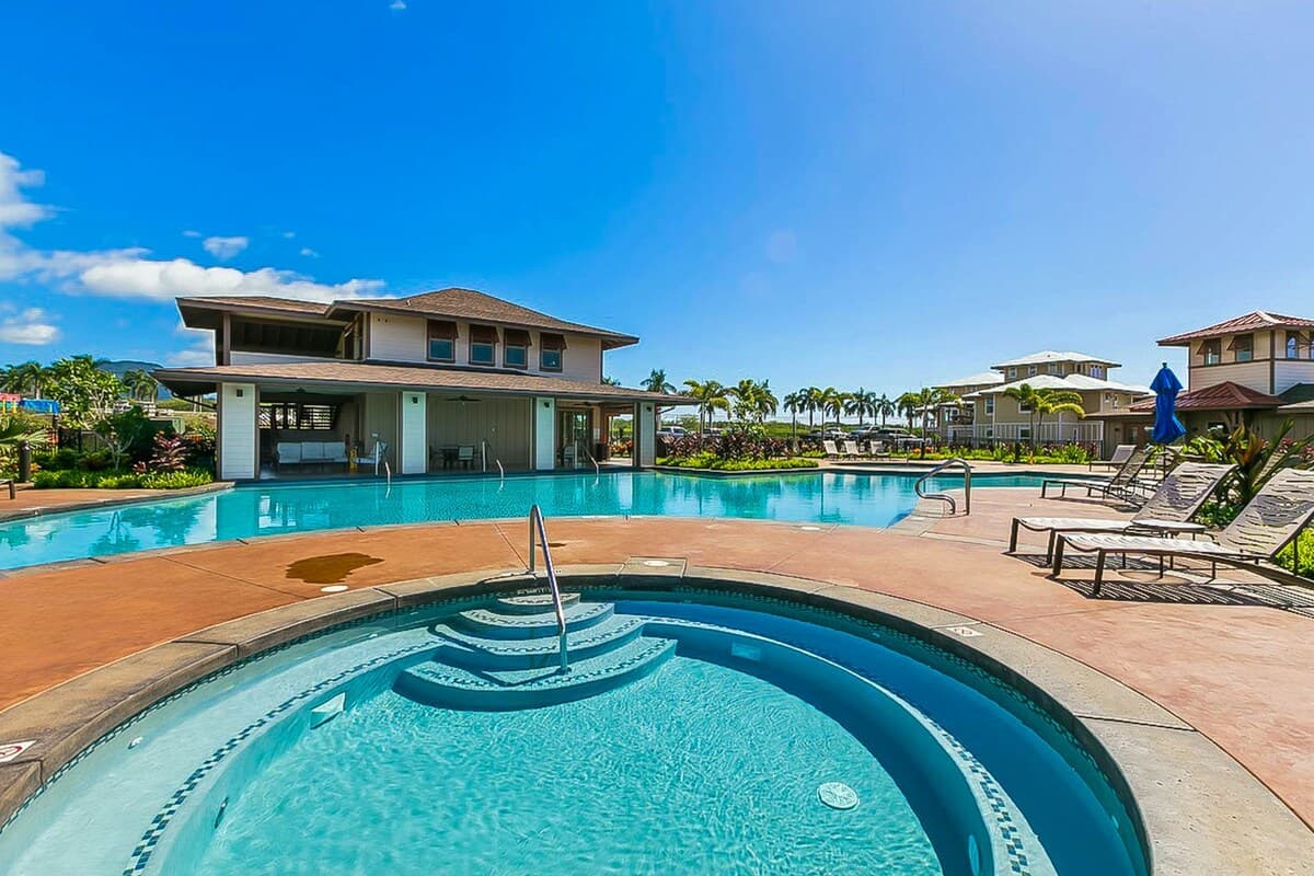 2BR Golf Course View | Patio | Pool - Photo 4
