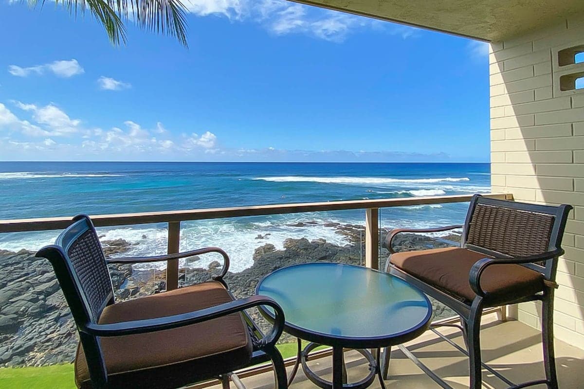 1BR Oceanfront | Balcony | Pool | - Photo 2