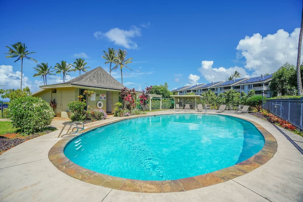 Condo in Princeville · ★4.64 · 1 bedroom · 2 beds · 2 private baths - Photo 3
