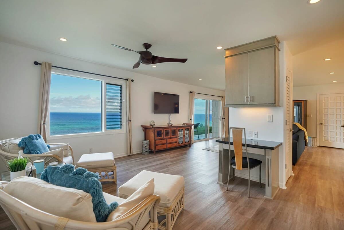 Condo in Princeville · ★4.64 · 1 bedroom · 2 beds · 2 private baths - Photo 4