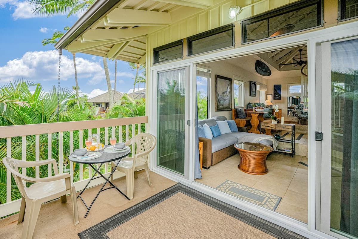 Home in Princeville · ★4.56 · Studio · 2 beds · 1 private bath - Photo 3