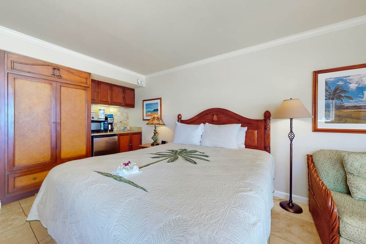 Condo in Kapaa · ★4.9 · Studio · 2 beds · 1 private bath - Photo 4