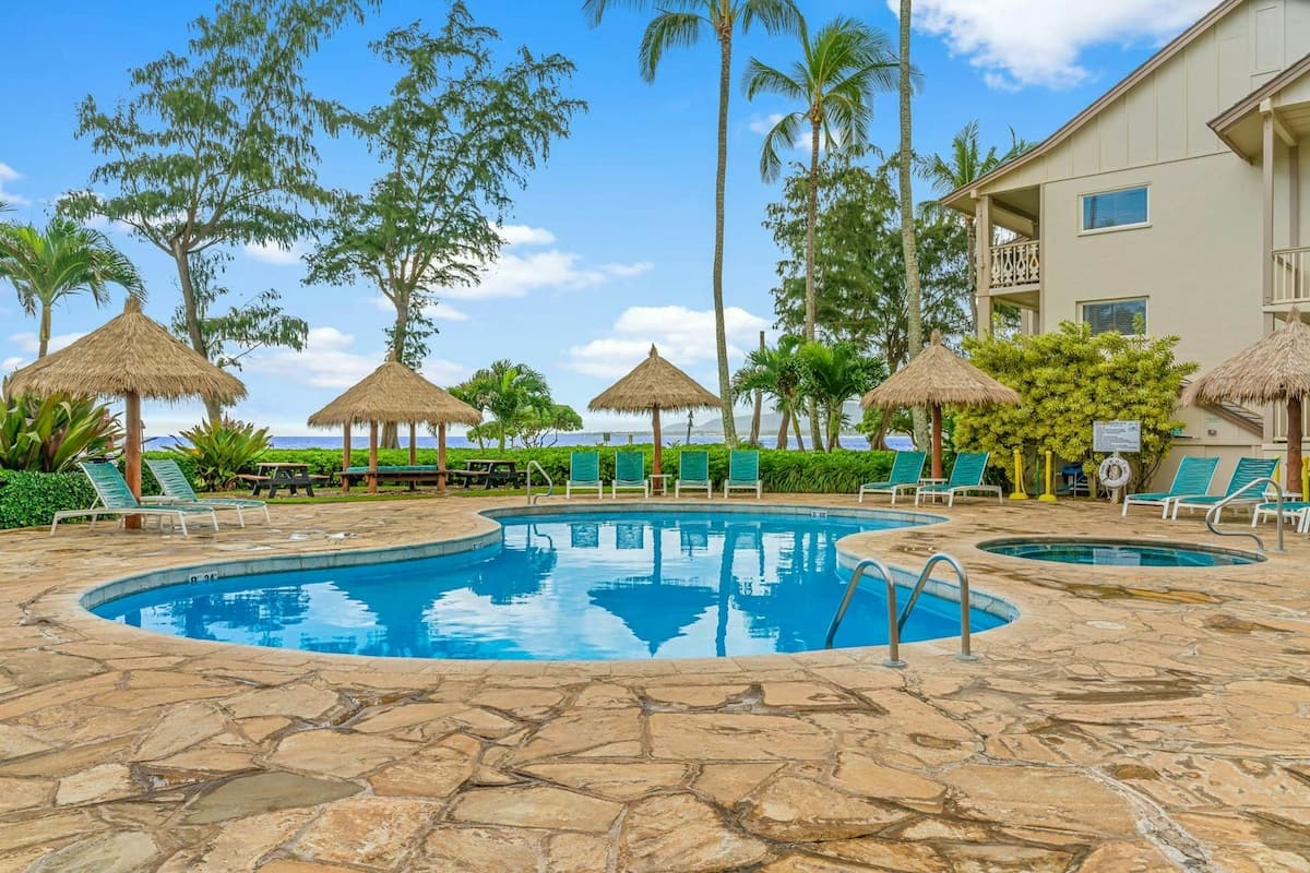 Condo in Kapaa · ★4.9 · Studio · 2 beds · 1 private bath - Photo 1
