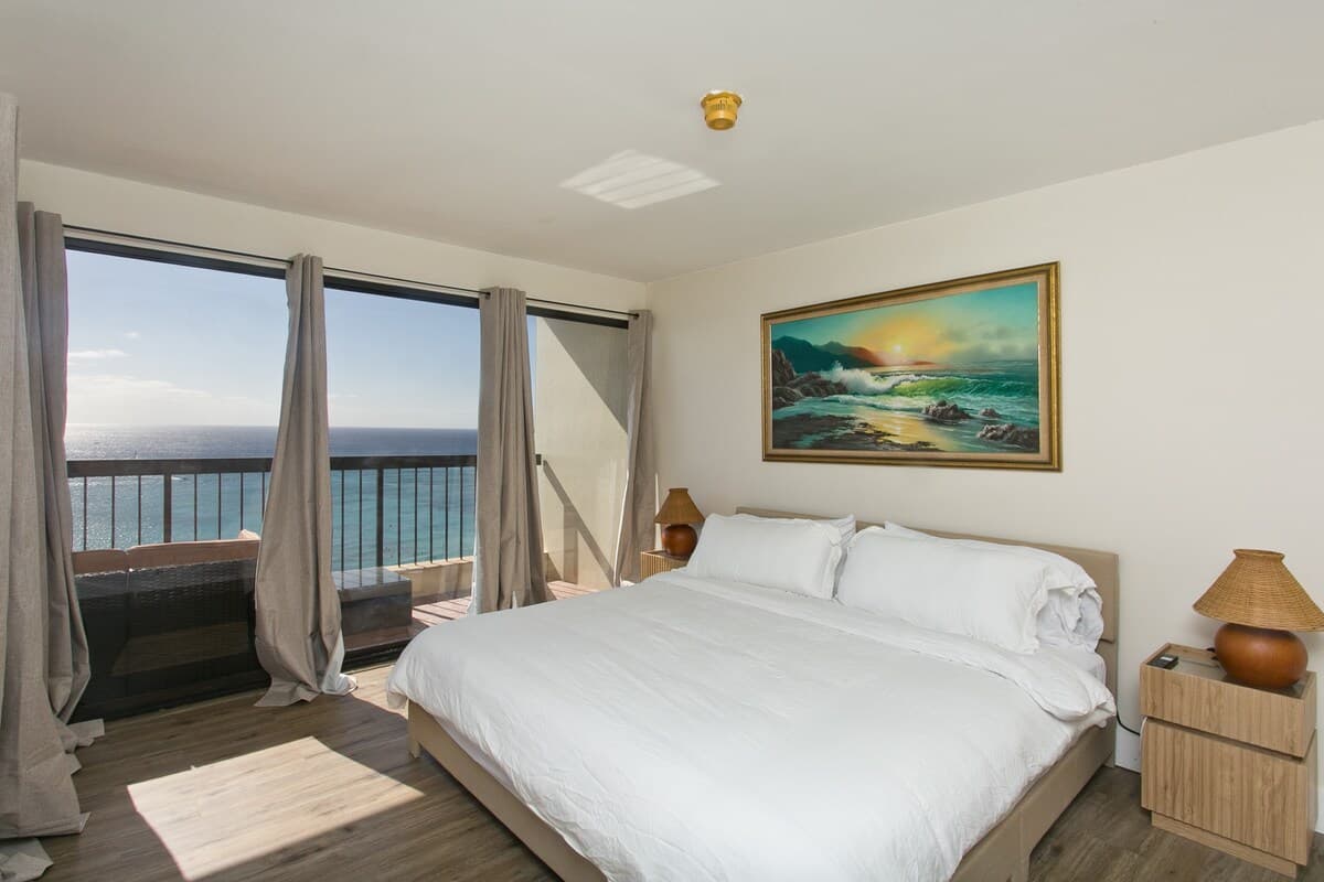 Ultra Luxury, High Floor, Ocean View Free Parking! - Photo 3