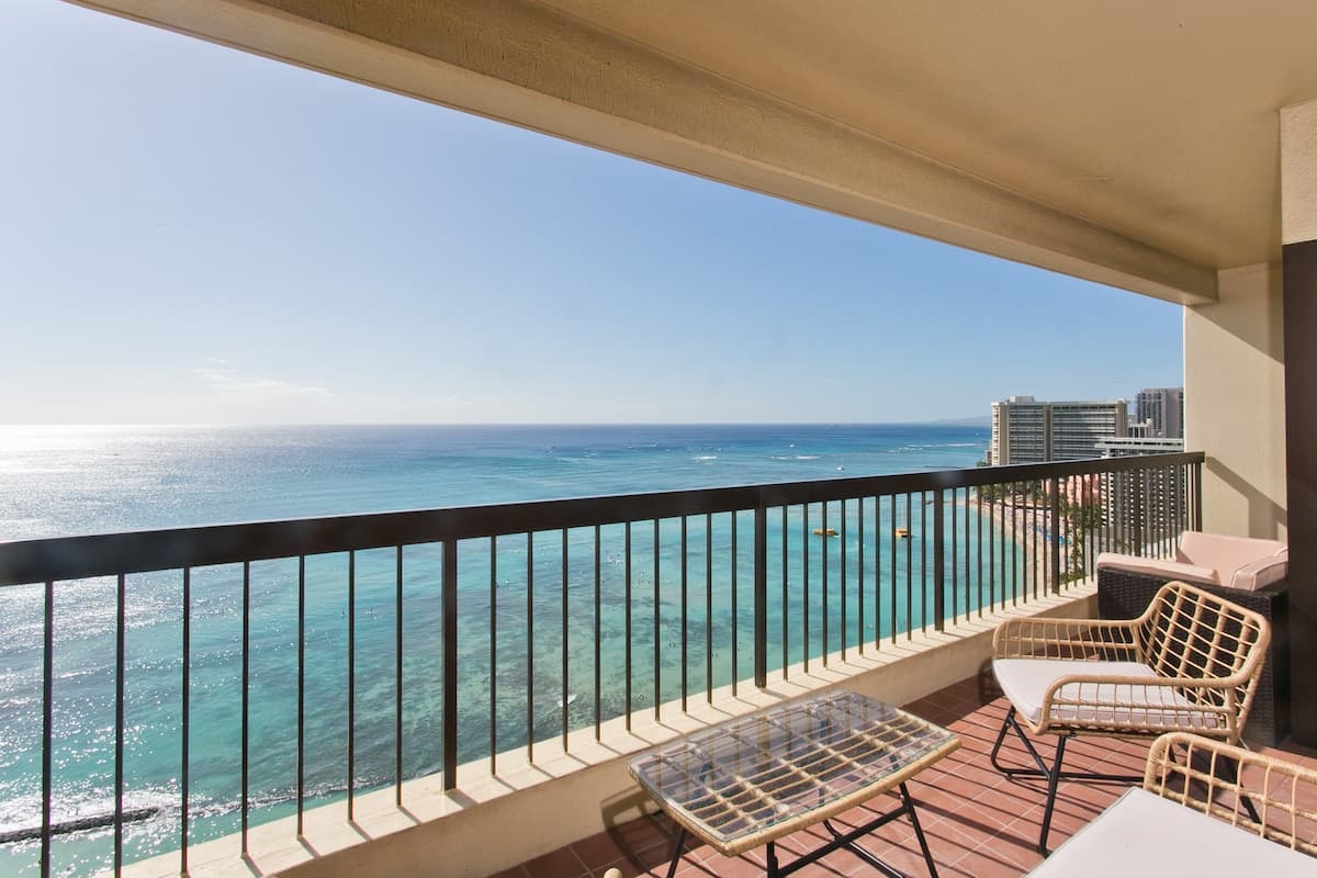 Ultra Luxury, High Floor, Ocean View Free Parking! - Photo 1