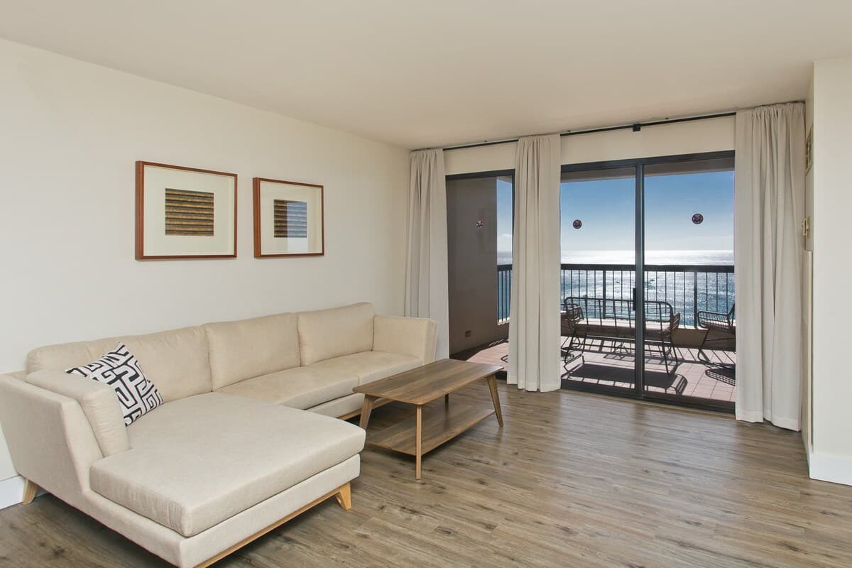 Ultra Luxury, High Floor, Ocean View Free Parking! - Photo 4