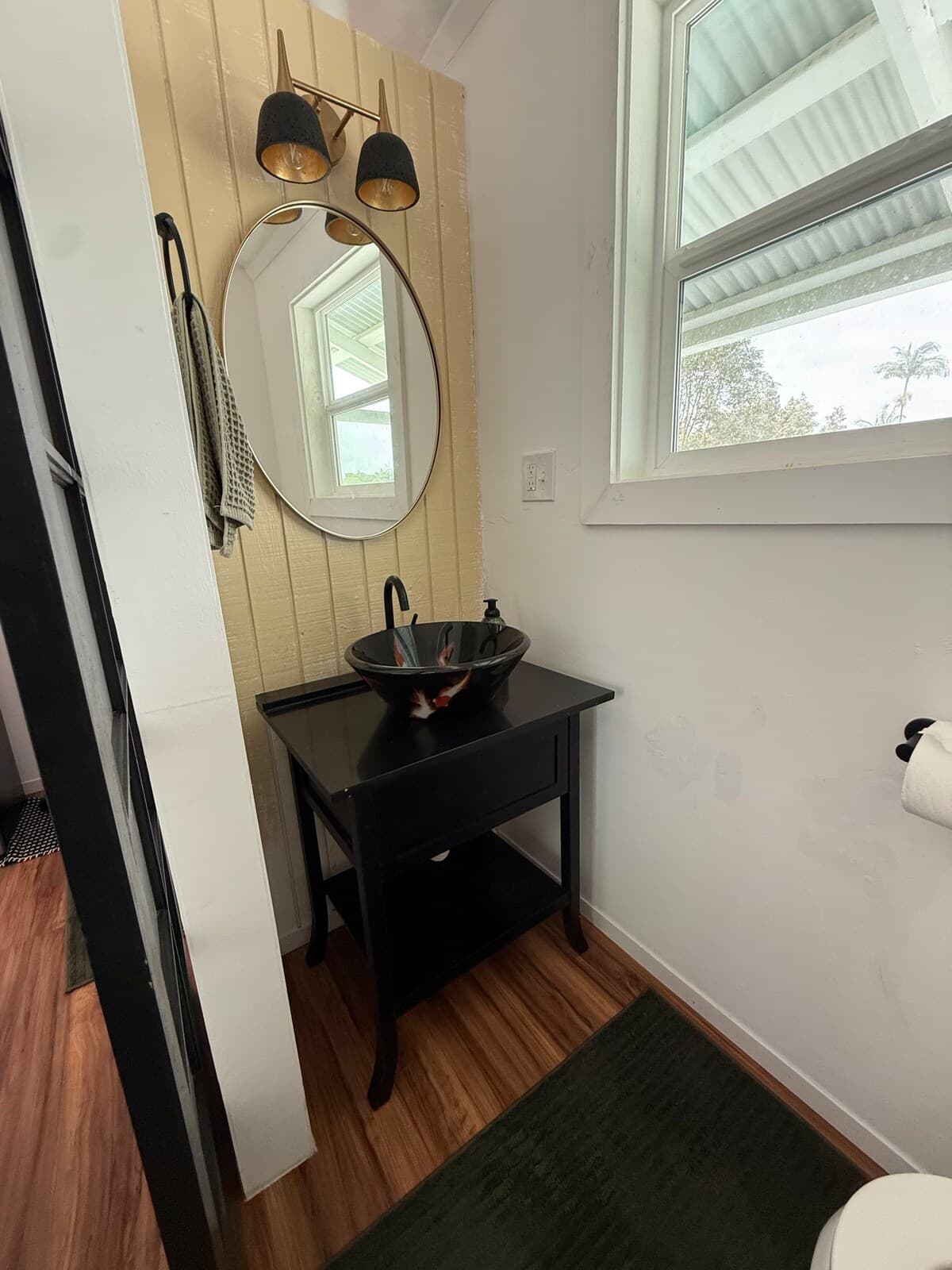 Home in Hilo · ★5.0 · 1 bedroom · 1 bed · 1 private bath - Photo 3
