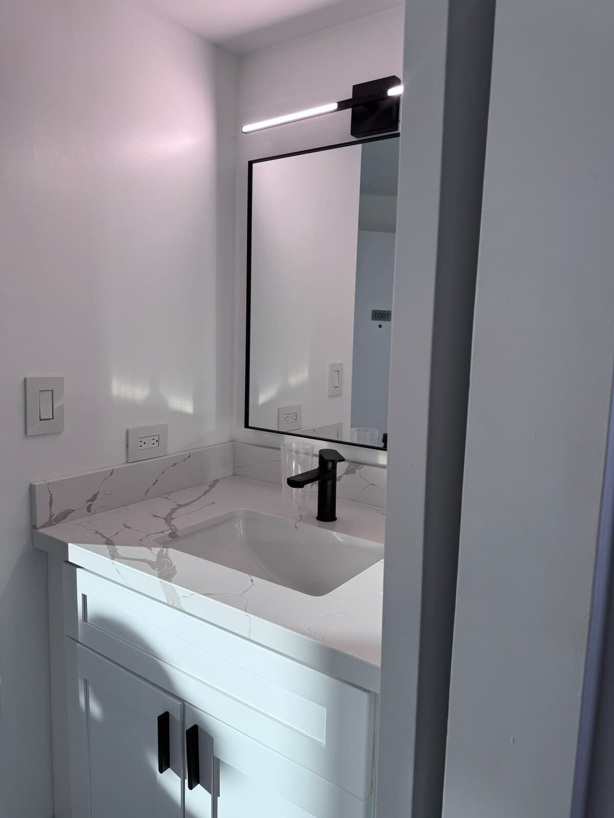 Condo in Honolulu · ★4.61 · Studio · 1 bed · 1 private bath - Photo 5