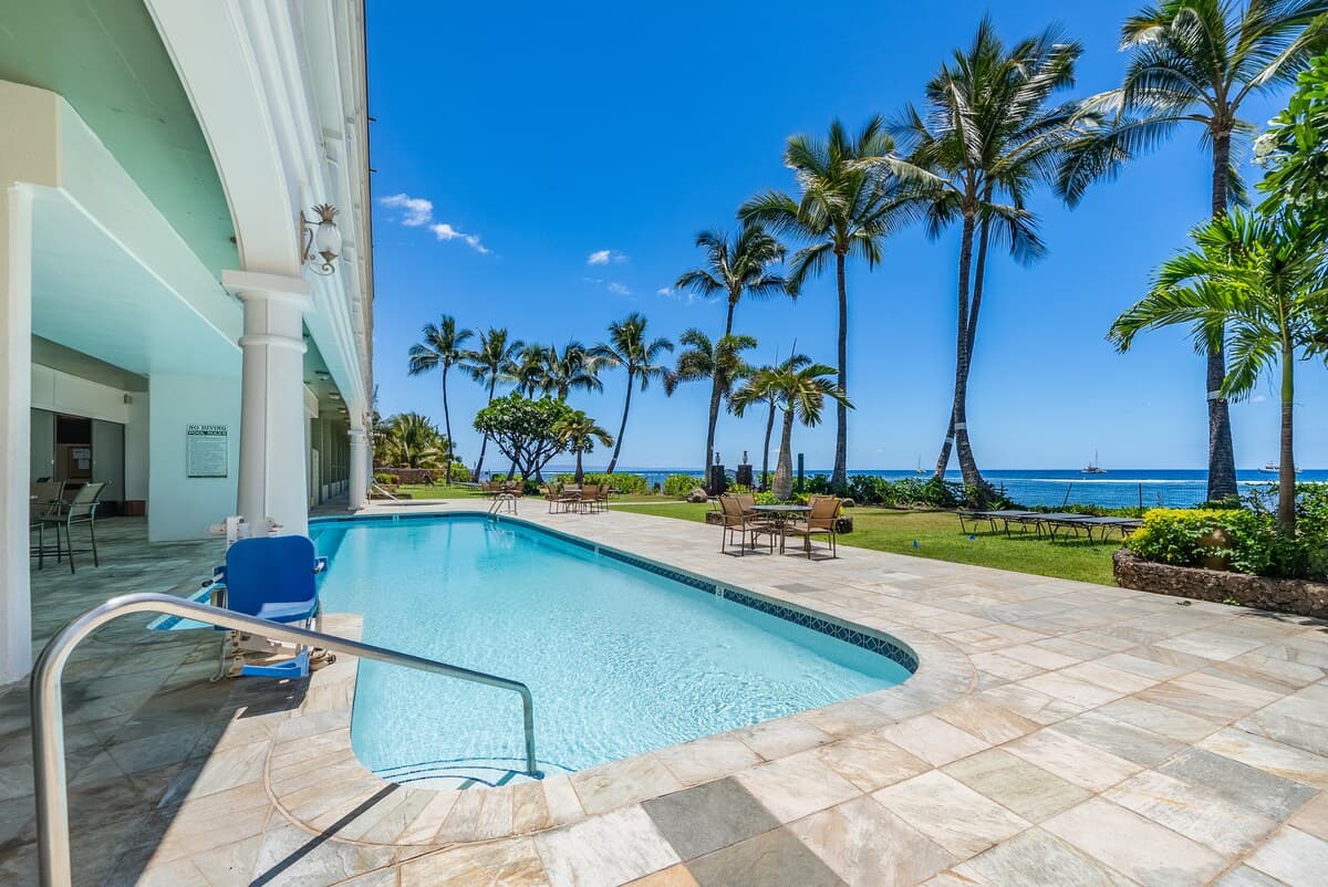 Home in Lahaina · ★5.0 · 1 bedroom · 1 bed · 1 bath - Photo 2