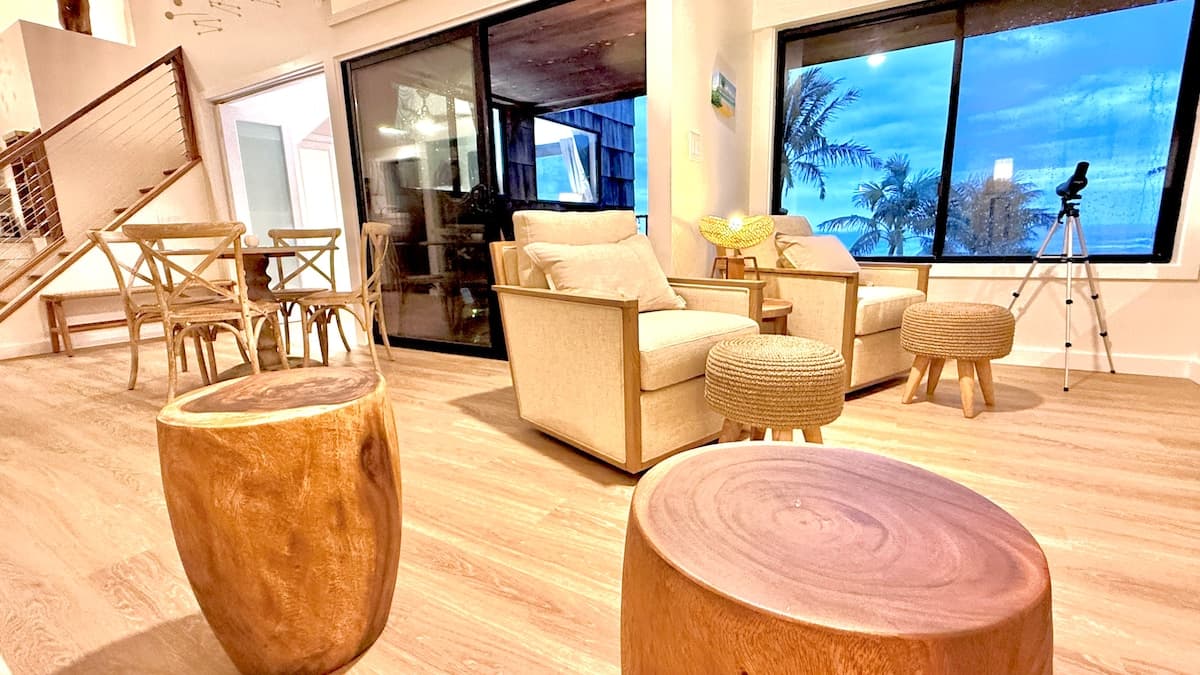 Oceanfront Blufftop Retreat · Panoramic Reef Views - Photo 5