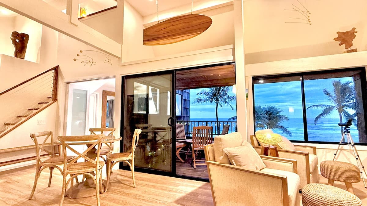 Oceanfront Blufftop Retreat · Panoramic Reef Views - Photo 2