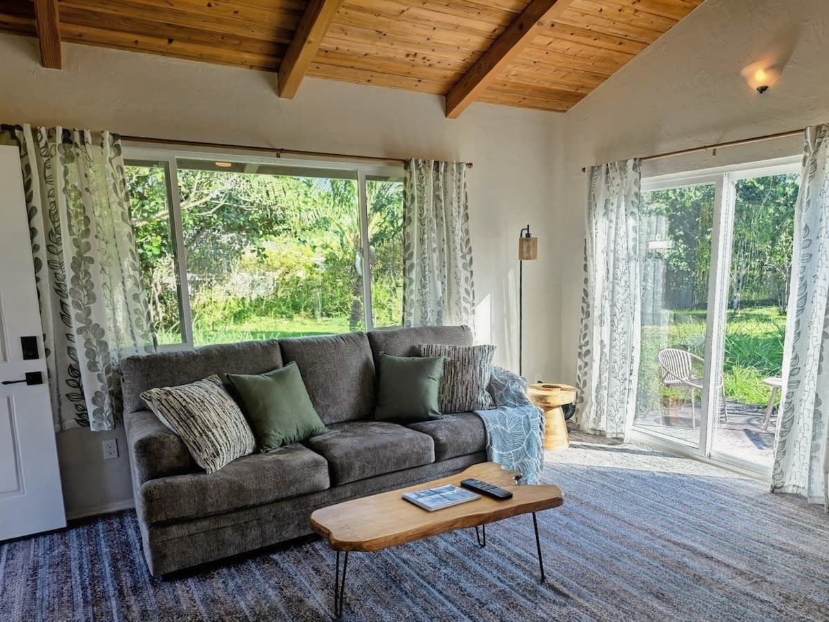 Home in Keaau · ★4.75 · 1 bedroom · 2 beds · 1 private bath - Photo 2