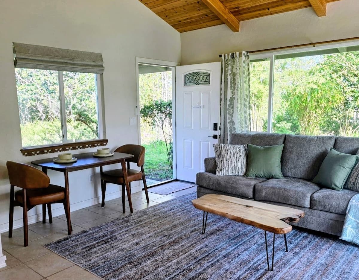 Home in Keaau · ★4.75 · 1 bedroom · 2 beds · 1 private bath - Photo 1
