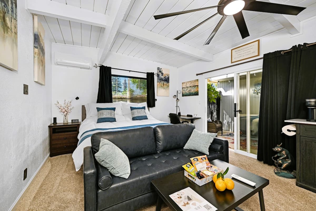 Guest Suite/Private Entrance/Private Patio - Photo 3