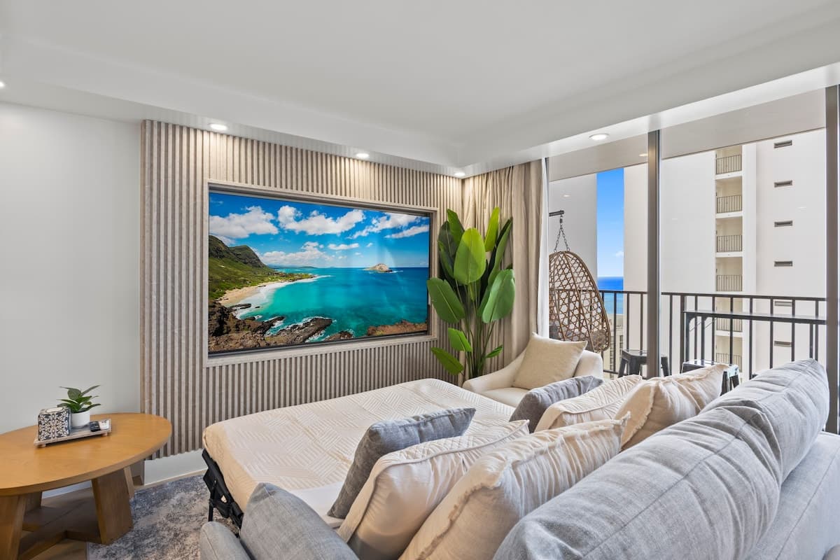 31F-Waikiki Banyan-1BR-Ocean & City Skyline Views - Photo 2