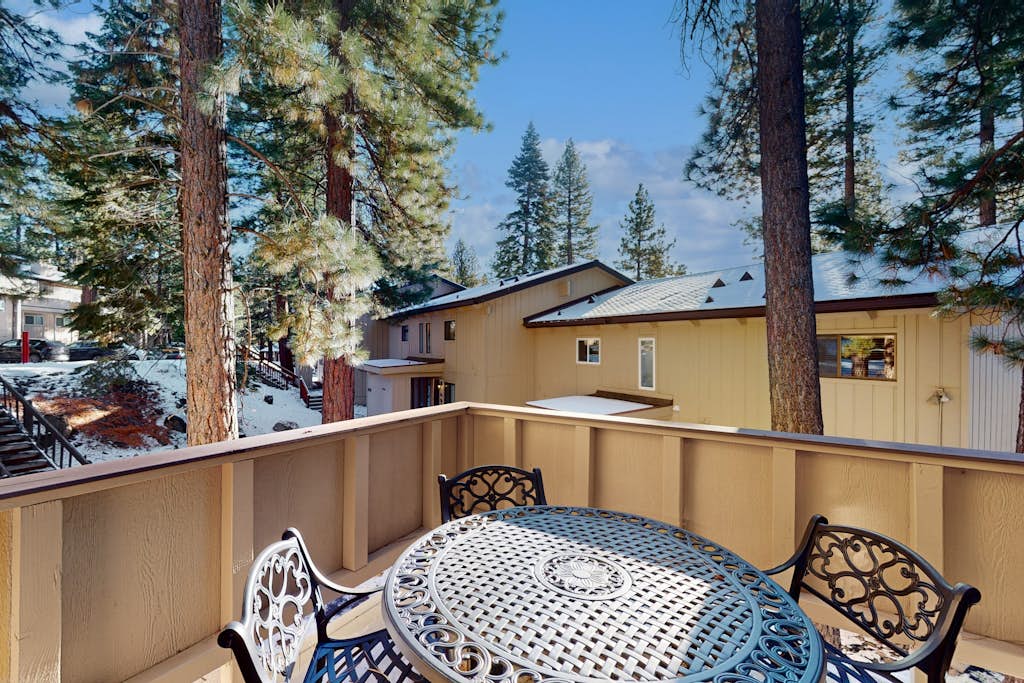 Condo in Incline Village · ★4.17 · 3 bedrooms · 3 beds · 3 private baths - Photo 5