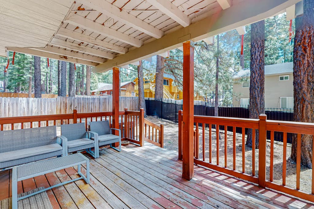 Lone Indian Charms Game Room & Deck Near Heavenly - Photo 3