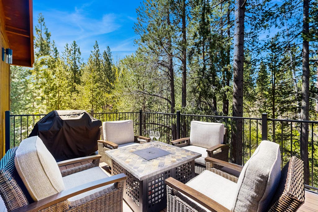Secluded Hot Tub Home on Forest Land, Near Trails - Photo 3