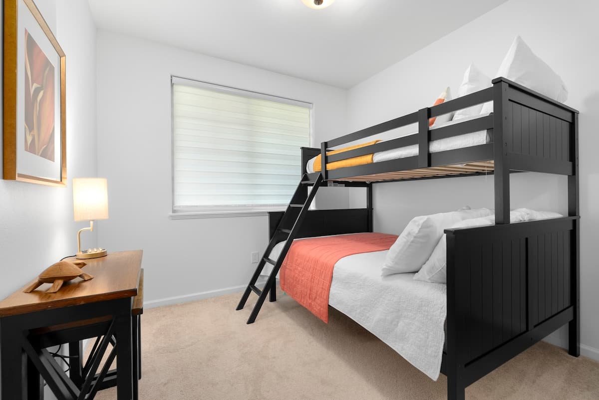 Home in Waianae · ★4.88 · 3 bedrooms · 4 beds · 2 private baths - Photo 3