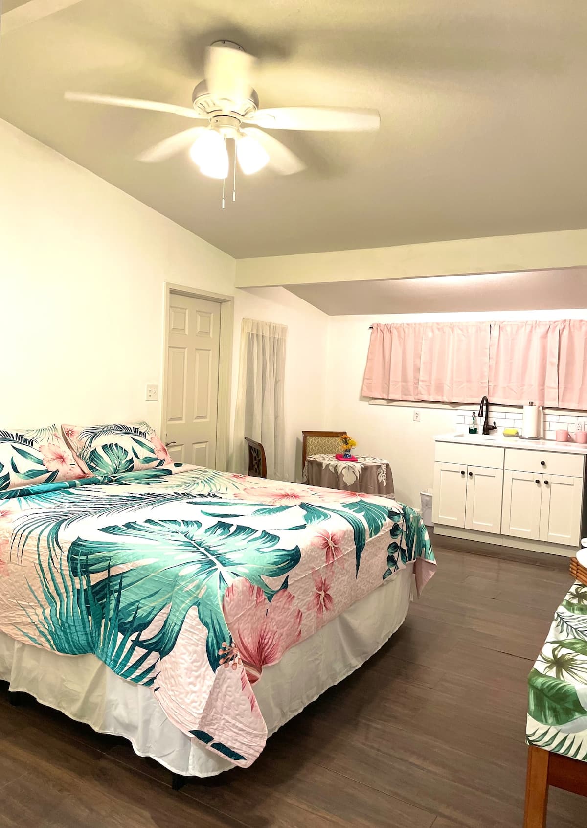 Hotel in Naalehu · ★5.0 · 1 bedroom · 1 bed · 1 private bath - Photo 1
