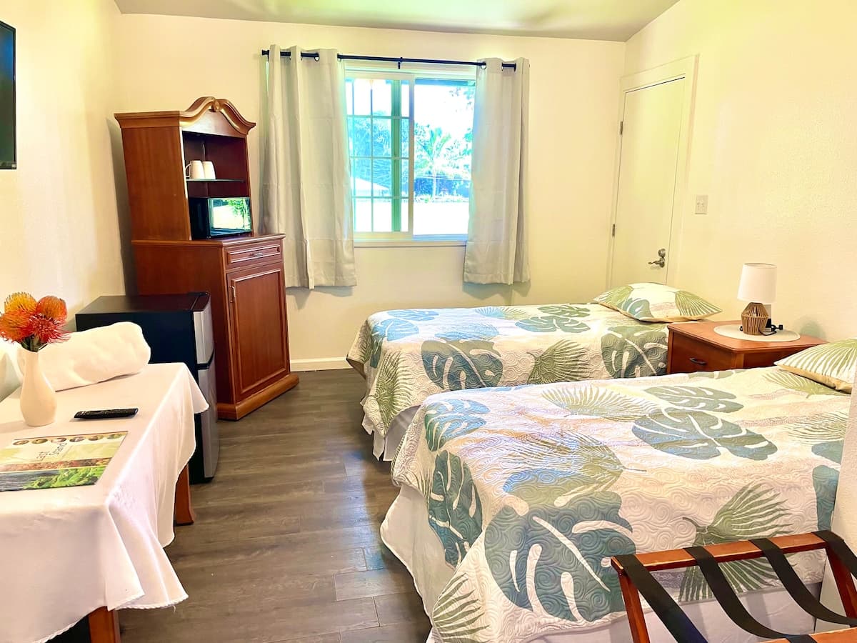 Hotel in Naalehu · ★4.75 · 1 bedroom · 2 beds · 1 private bath - Photo 1