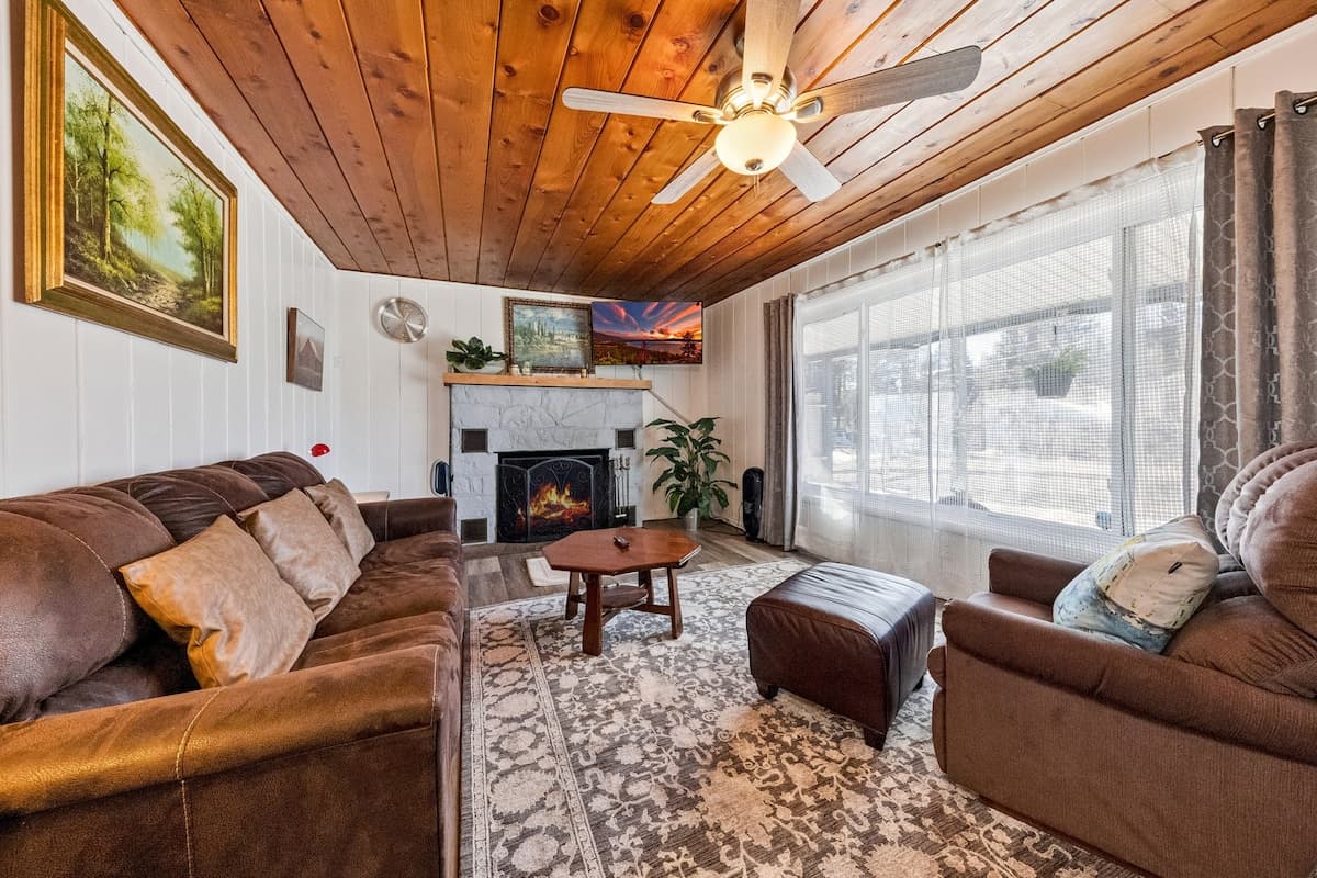 Cozy South Lake Tahoe Home Near Skiing & Beach - Photo 1