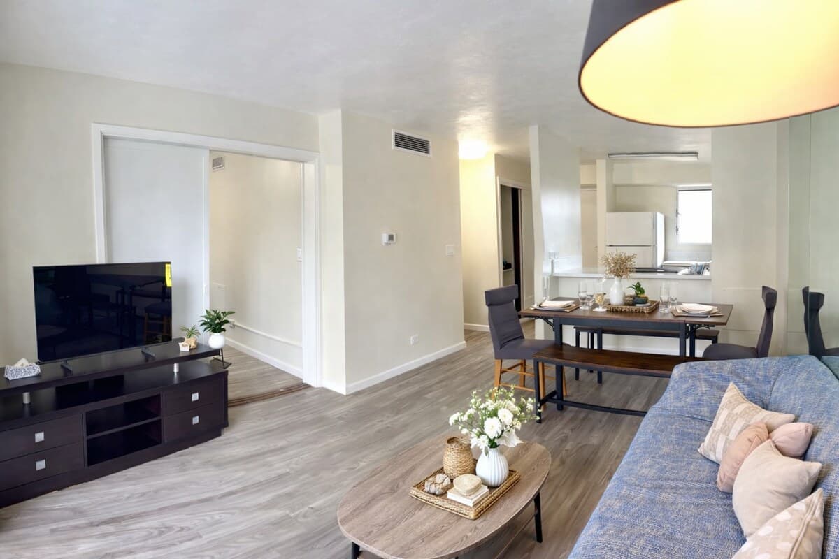 Royal Aloha 2-bedroom Center of Waikiki 305 - Photo 4