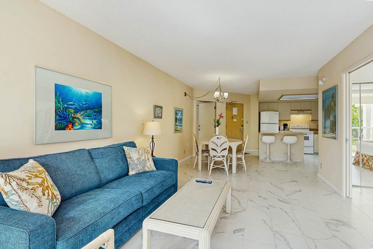 Condo in Kihei · ★5.0 · 2 bedrooms · 4 beds · 2 private baths - Photo 4