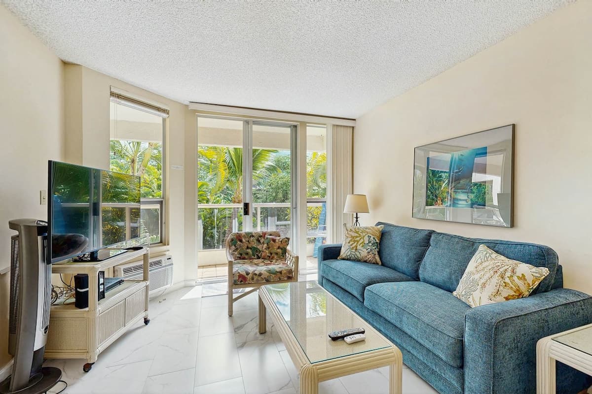 Condo in Kihei · ★5.0 · 2 bedrooms · 4 beds · 2 private baths - Photo 3