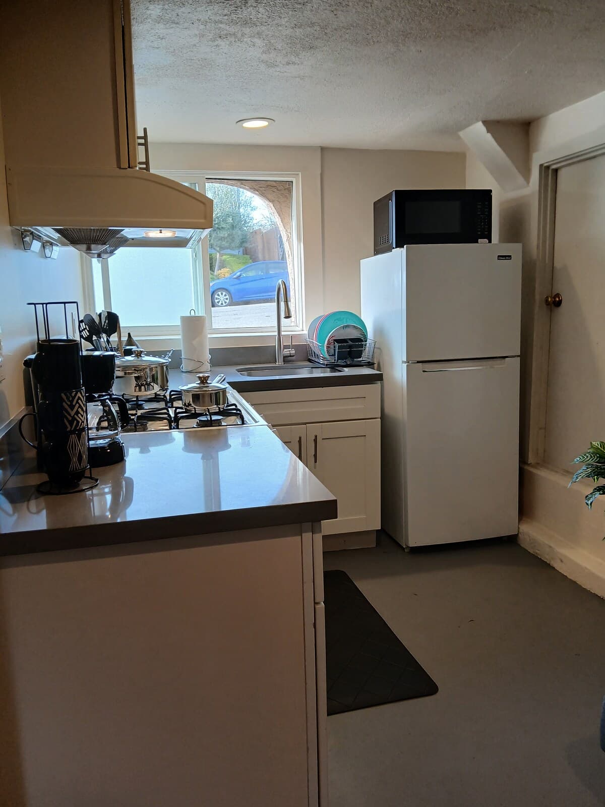 Quaint and Cozy. Junior Apartment - Photo 4