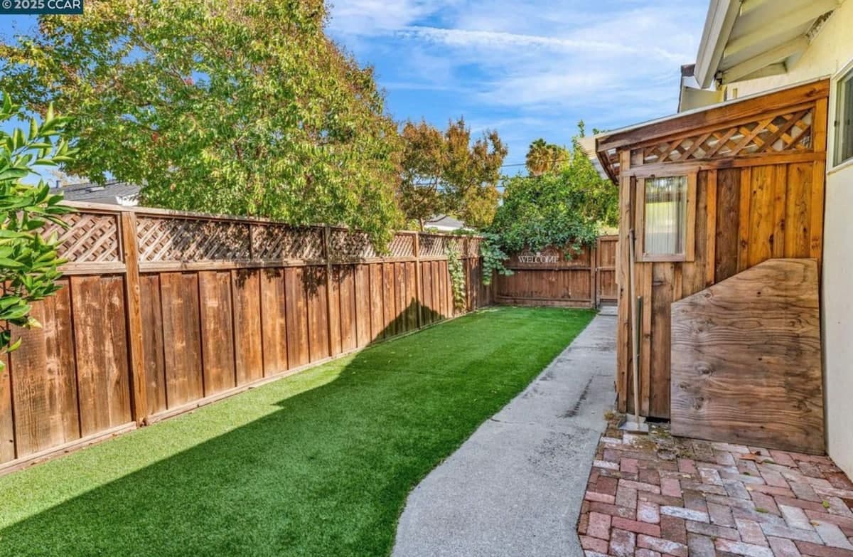 Cozy Studio with Private Entrance & Patio - Photo 4