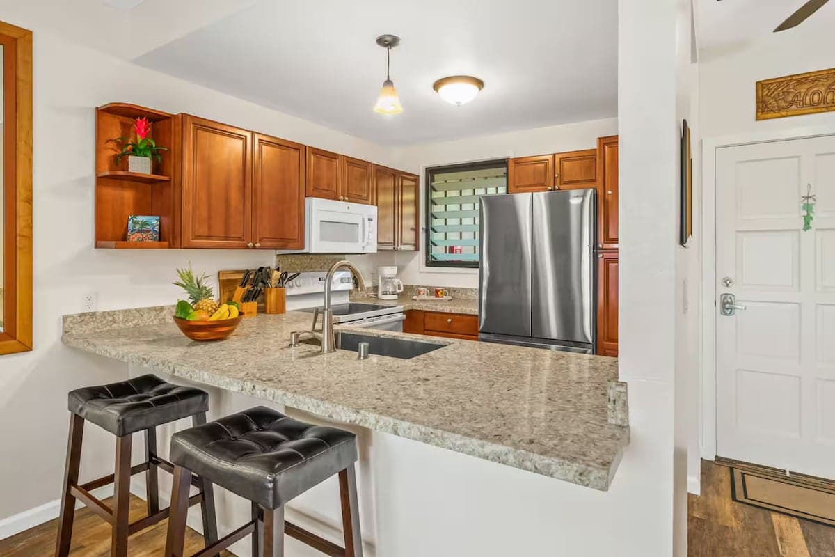 Condo in Lihue · ★5.0 · 1 bedroom · 2 beds · 1 bath - Photo 4