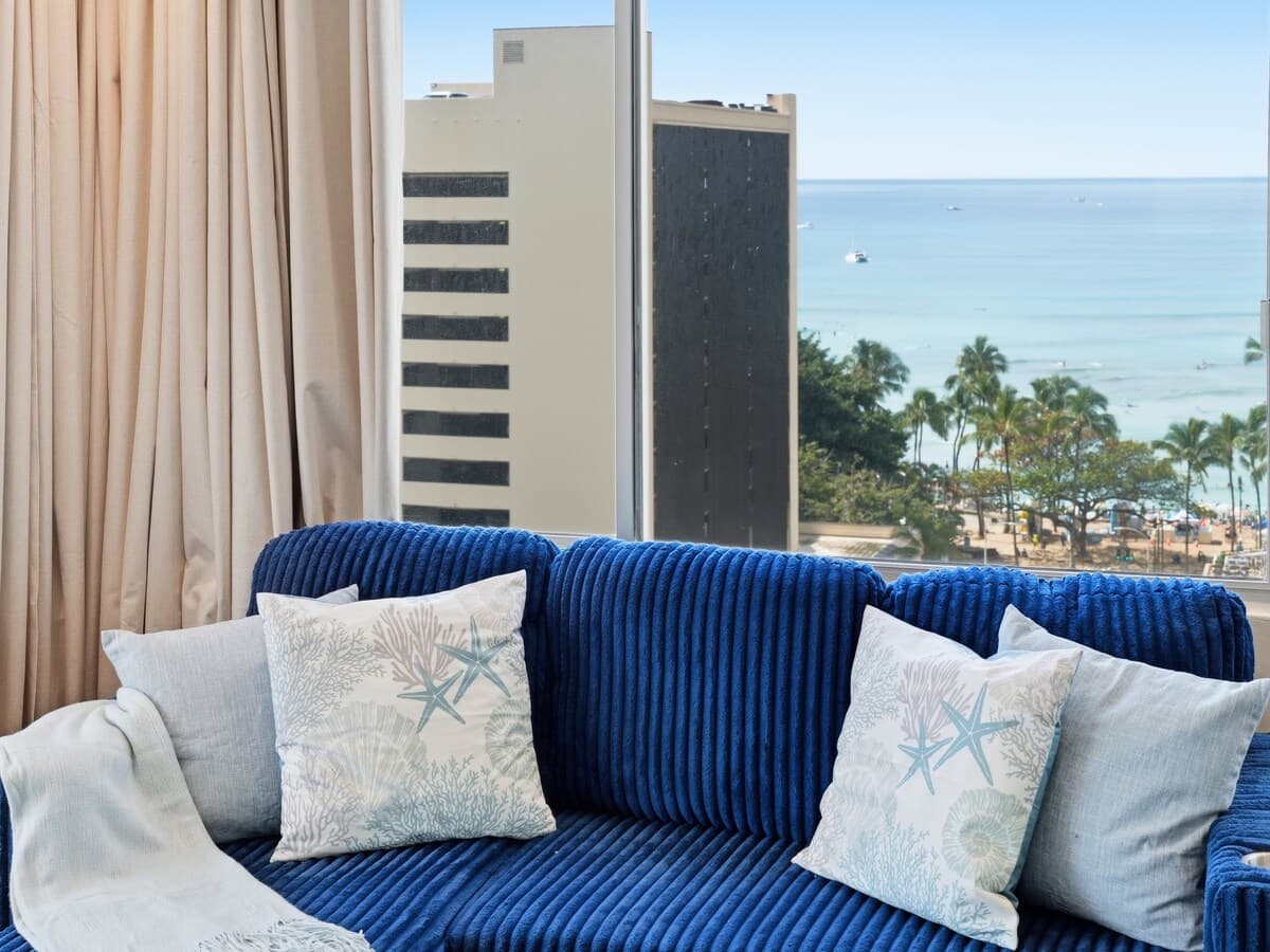 Modern Fully Renovated 1 bdrm Heart of Waikiki - Photo 3
