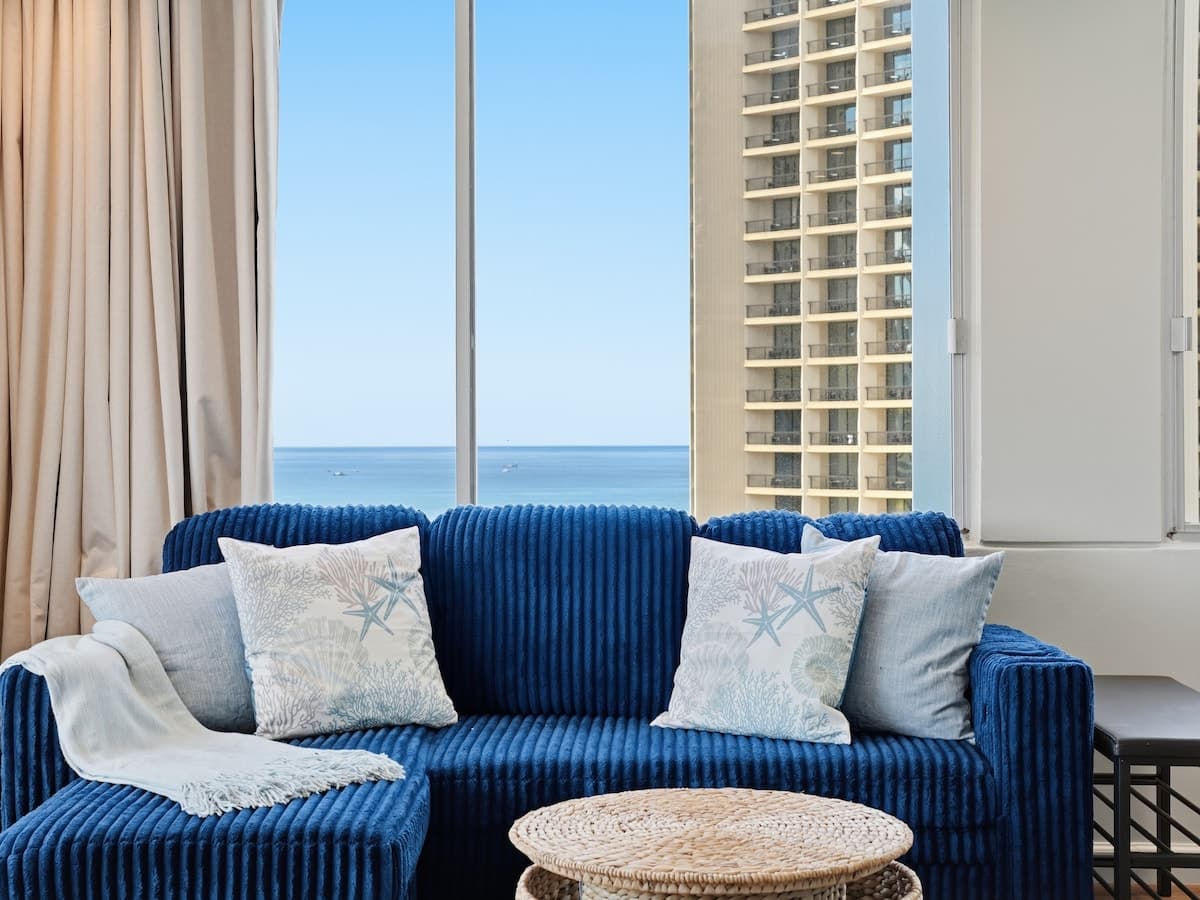 Modern Fully Renovated 1 bdrm Heart of Waikiki - Photo 2