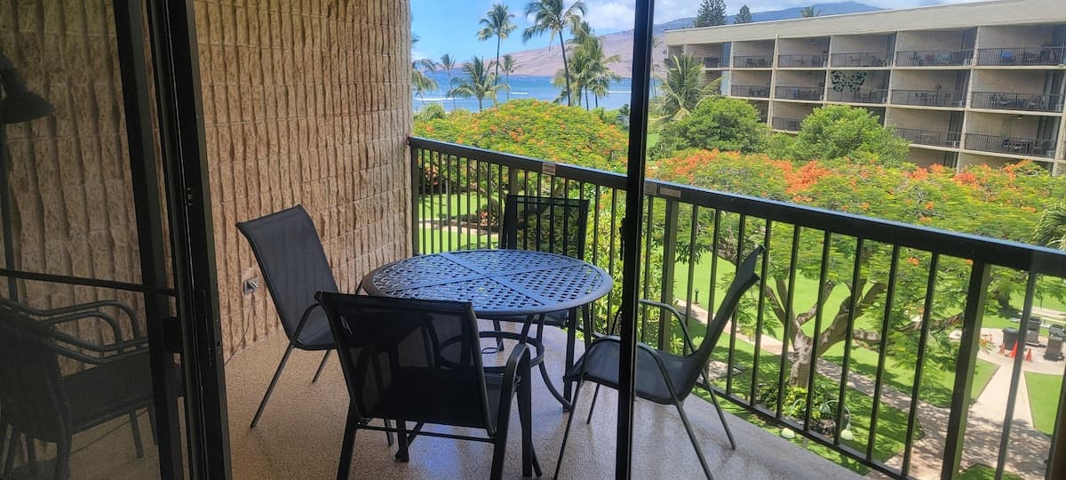 Condo in Kihei · ★4.56 · 1 bedroom · 2 beds · 2 private baths - Photo 2