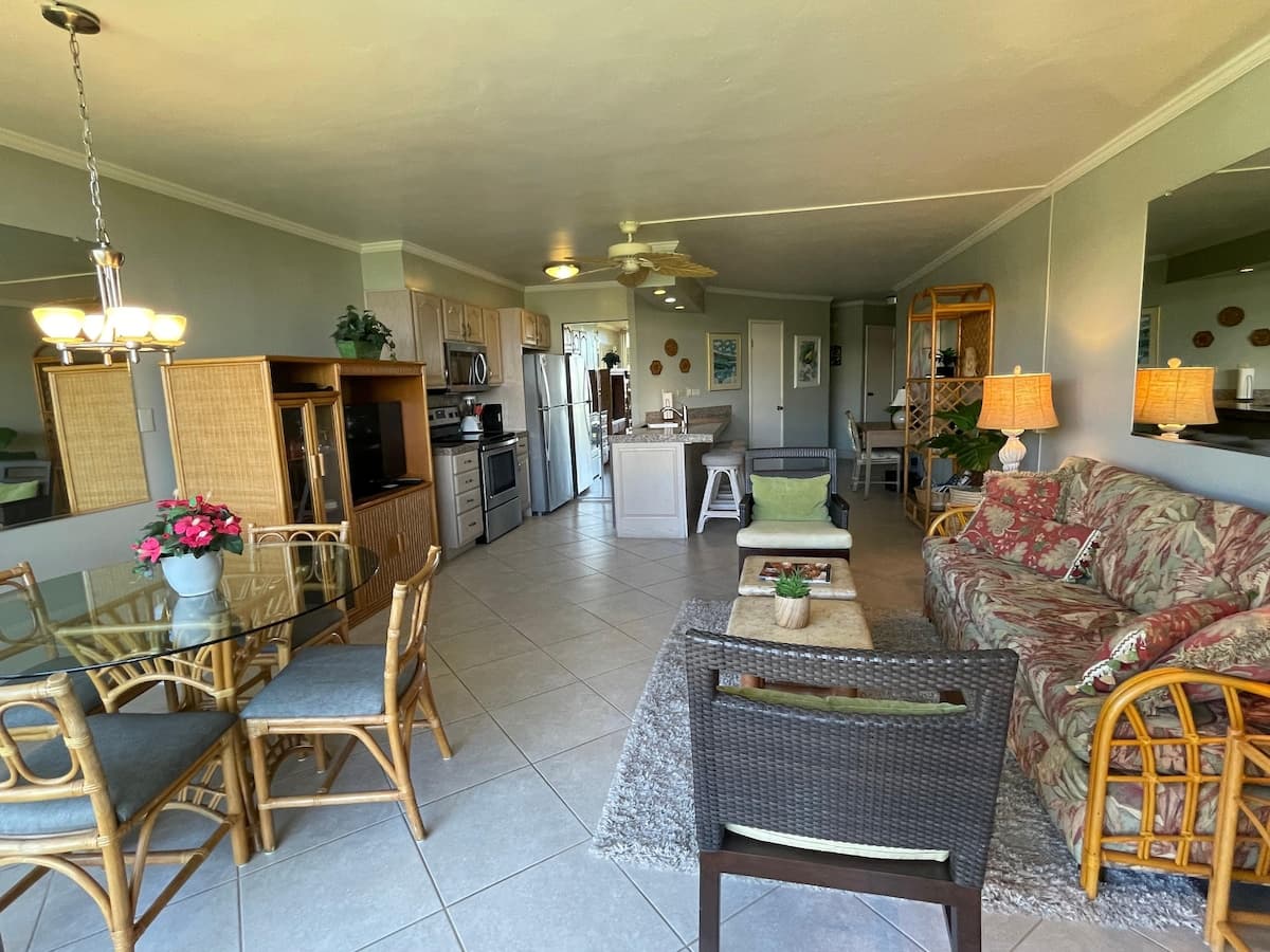 Condo in Kihei · ★4.56 · 1 bedroom · 2 beds · 2 private baths - Photo 3