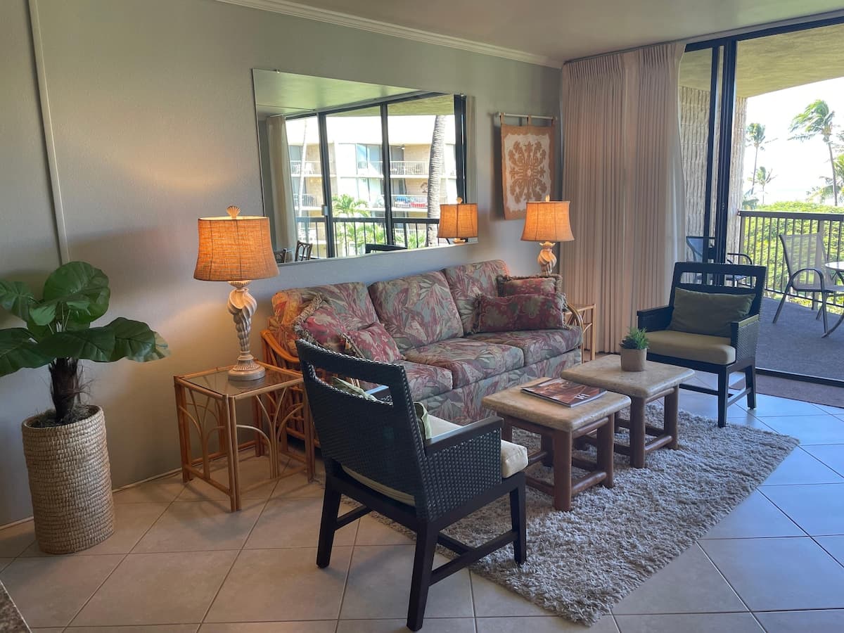 Condo in Kihei · ★4.56 · 1 bedroom · 2 beds · 2 private baths - Photo 4