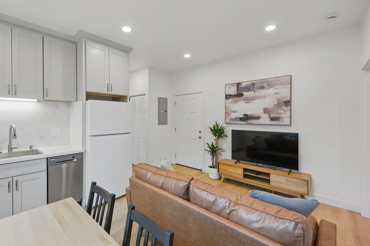 Private Entrance, Sun-Filled 1BR Near Stanford - Photo 5