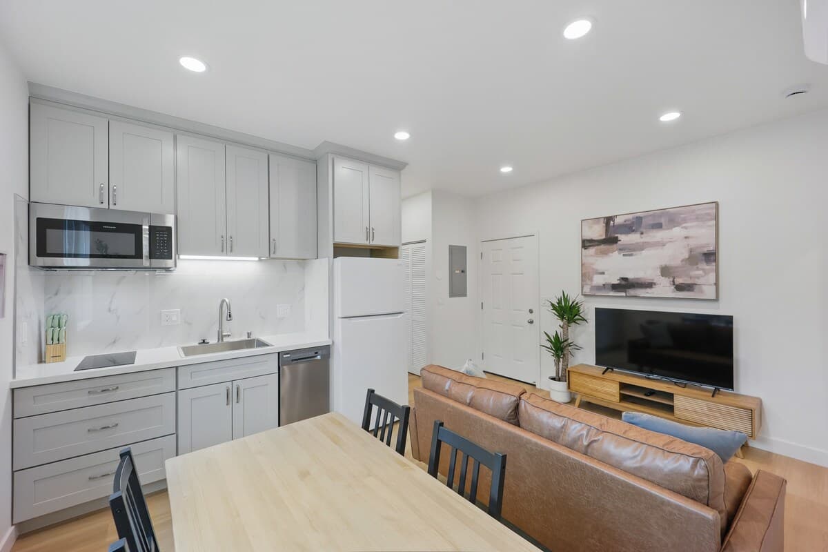Private Entrance, Sun-Filled 1BR Near Stanford - Photo 4