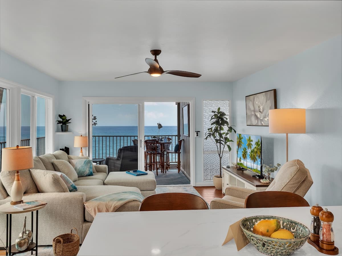 Oceanfront Kona Gem-Top Floor End Unit-New Updated - Photo 3