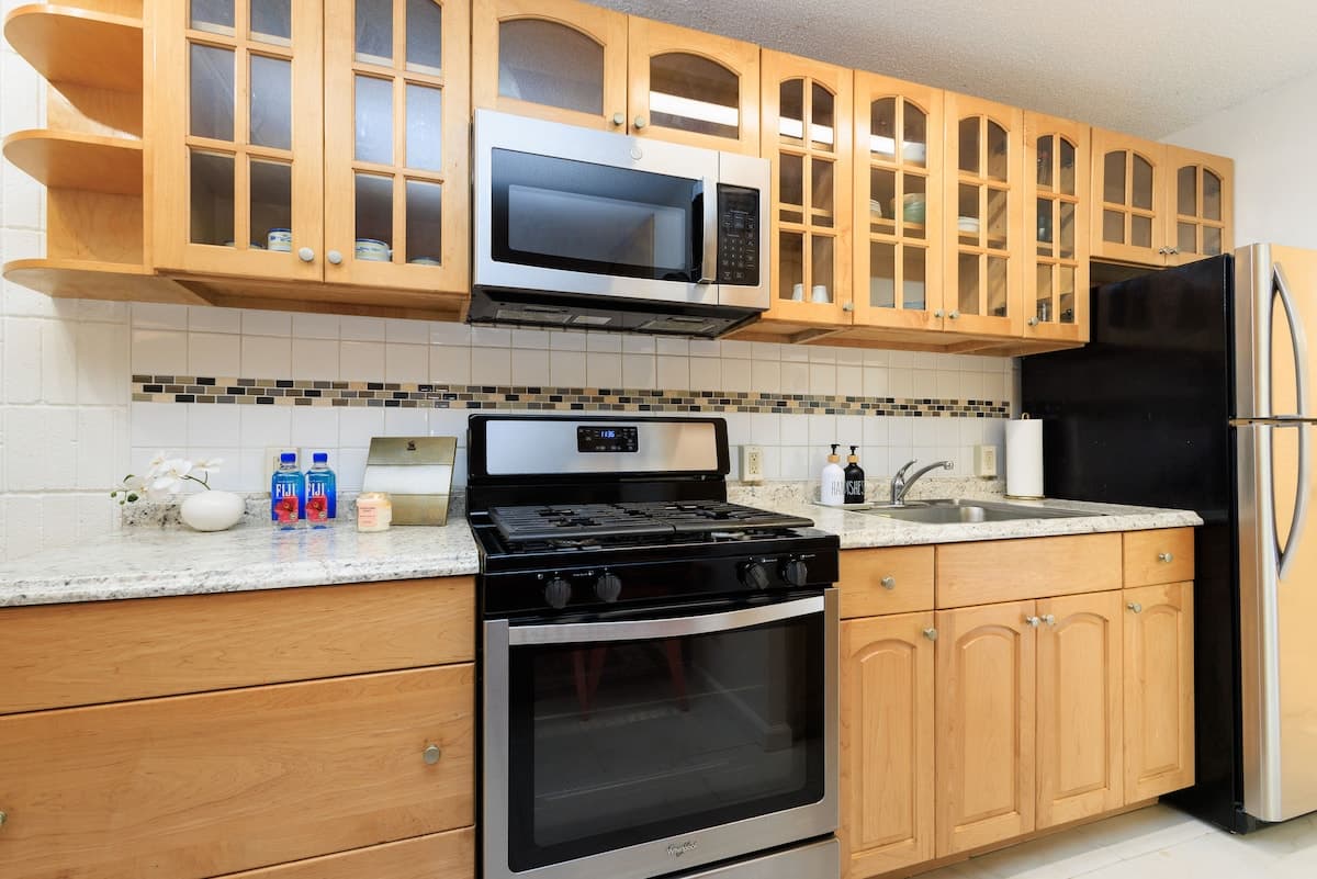 Condo in Honolulu · ★4.86 · 1 bedroom · 1 bed · 1 private bath - Photo 3