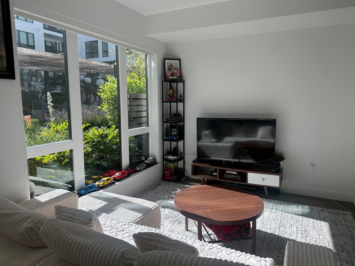 Luxury 1BR at Vasara Workpods, Pool, Spa & Rooftop - Photo 2