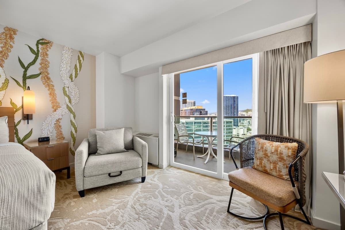 24F-Premier King Studio-Ala Moana Hotel-City View - Photo 5