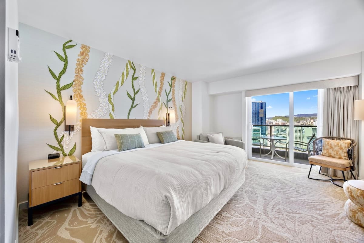 24F-Premier King Studio-Ala Moana Hotel-City View - Photo 1